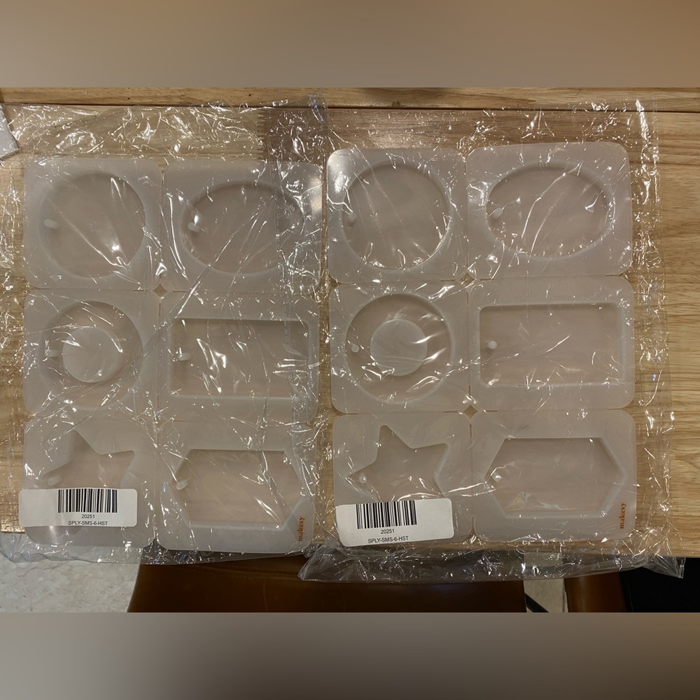 (2) Makesy multi shape cavity activity mold (x2)